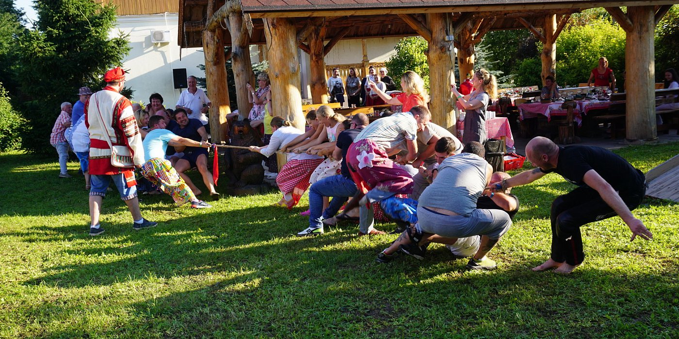 Cucumber revelry at the Suzdal Inn